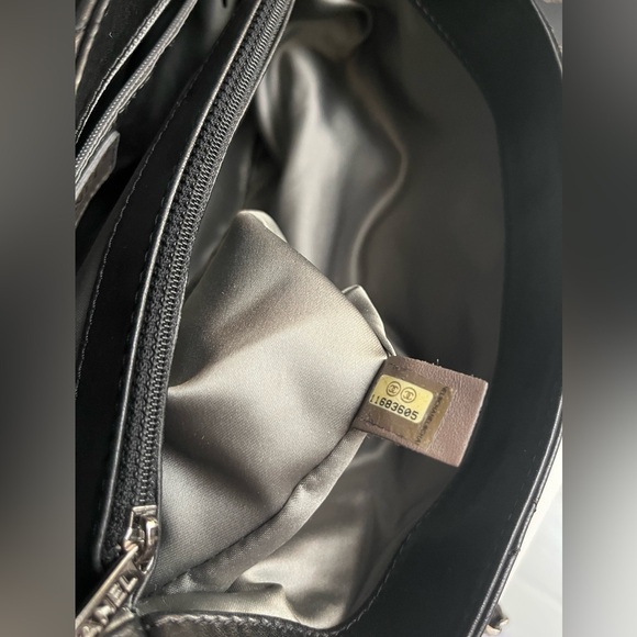 Authentic Chanel Vintage Black Lambskin Slouch Medium Handbag Shoulder Bag - Picture 11 of 13